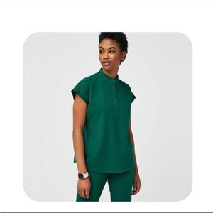 FIGS Hunter green top size Medium.